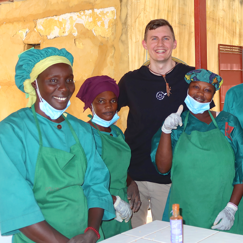 A group of SOCHILI workers and the founder Moritz.