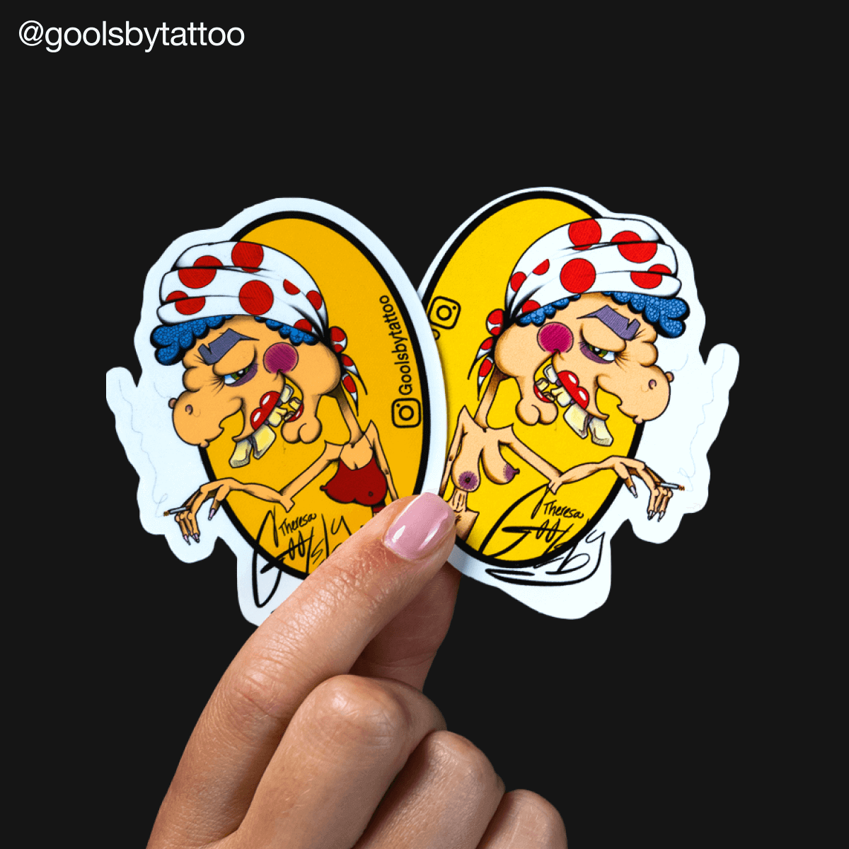 Hand met twee contour gesneden stickers van een getekende vrouw met gestippelde hoofddoek, een gekleed en een topless, door @goolsbytattoo