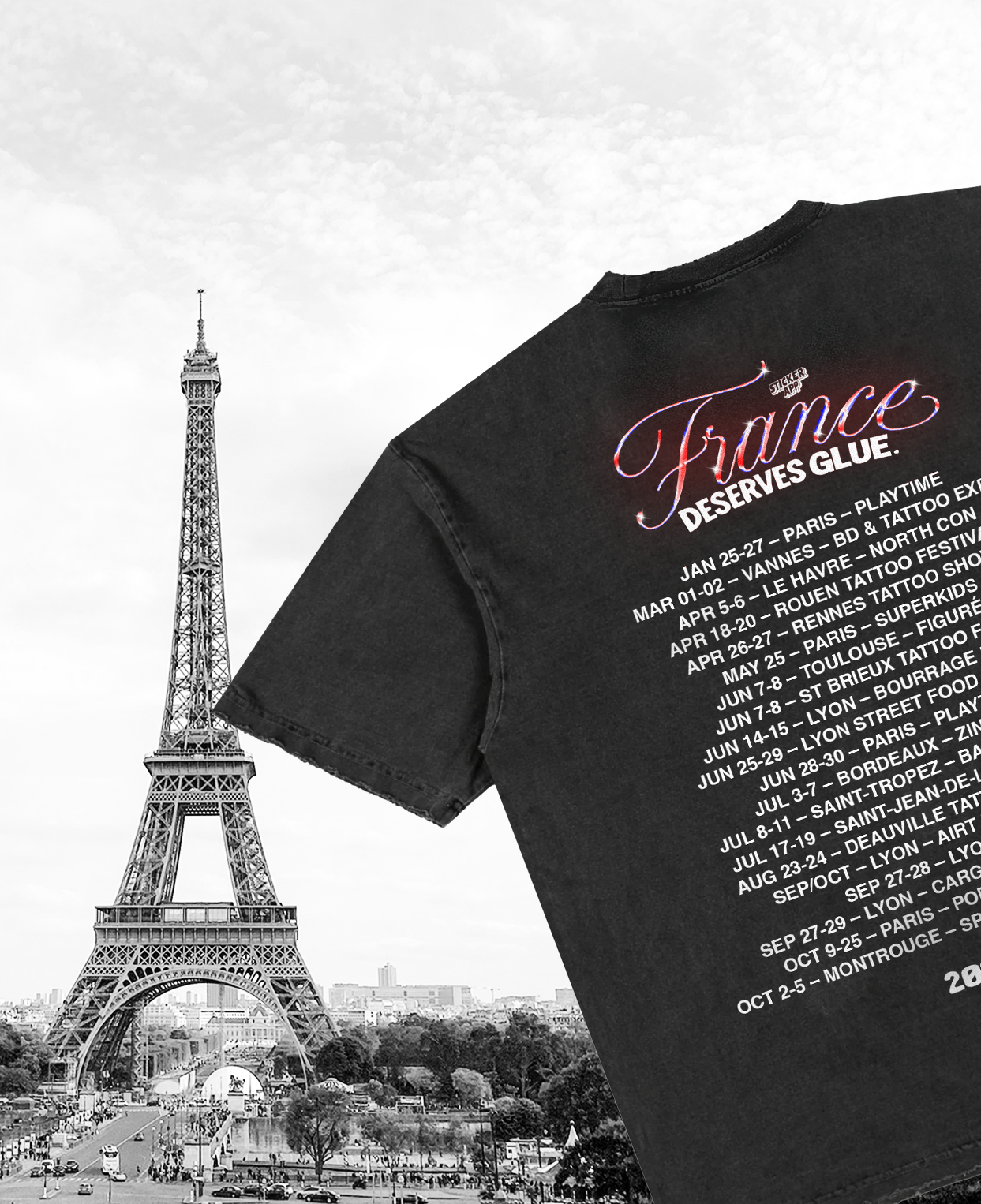 Eiffeltoren naast een zwart "France Deserves Glue"-tourshirt met evenementdata van 2025, mobiele versie