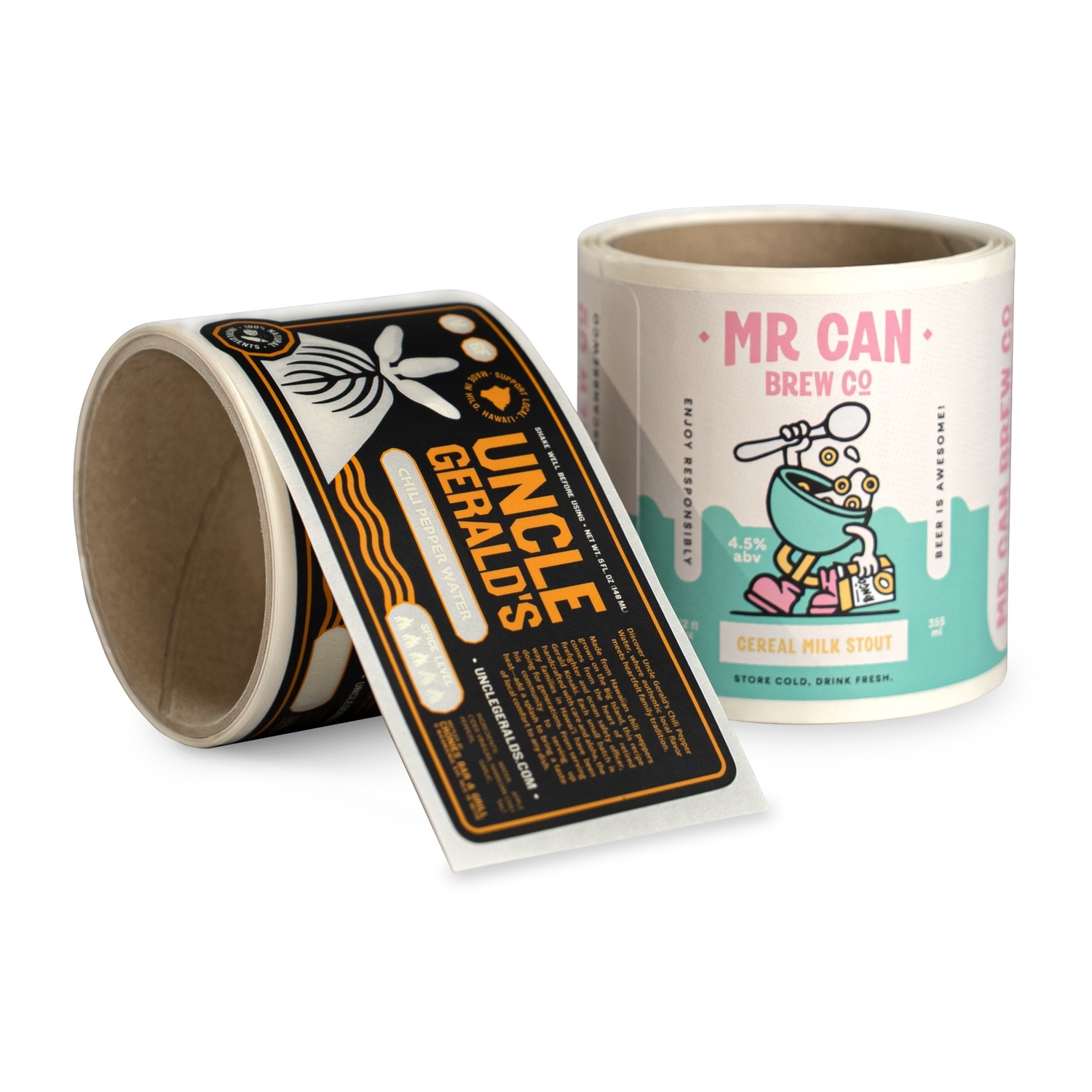 Twee rollen met eigen productetiketten: een etiket voor "Uncle Gerald's" chilipeperwater en een bieretiket voor "Mr Can Brew Co" cereal milk stout